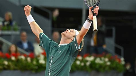 Andrey Rublev defeats Carlos Alcaraz in Madrid .